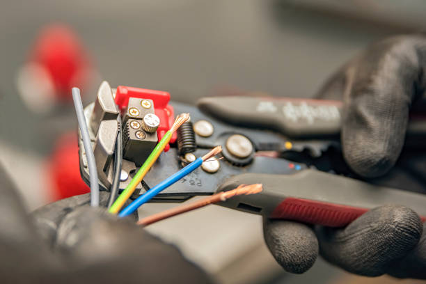 Best Affordable Emergency Electrician  in Underwood, IA